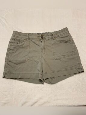 One 5 One Olive Green Boho Utility Shorts Paisley Waistband Size 16